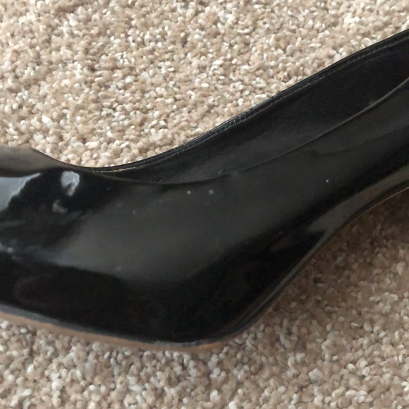 Vince Camuto Patent Leather Peep Toe Heels, Size 7 - Picture 7 of 11
